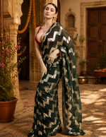 Load image into Gallery viewer, Georgette Zig Zag Printed Saree With Unstitched Blouse(Black)