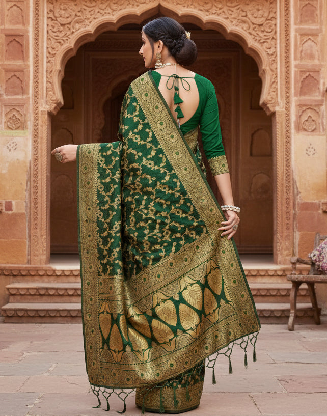 Women's banarasi silk saree with blouse (green, 5 6mtrs)