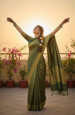 Load image into Gallery viewer, Women's Green Silk Printed Saree With Unstitched Blouse -5.5Mtr Kashvii