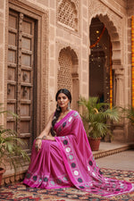 Load image into Gallery viewer, Women's Satin Crepe Printed Saree With Unstitched Blouse 5.5Mtr (Pink)