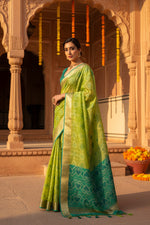 Load image into Gallery viewer, Women's Silk Blend Ethnic Ikat Pattern Saree With Unstitched Blouse 5.5Mtr (Light_Green)