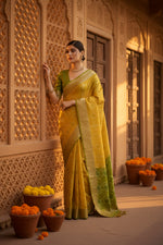 Load image into Gallery viewer, Women's Silk Blend Ethnic Ikat Pattern Saree With Unstitched Blouse 5.5Mtr (Yellow)