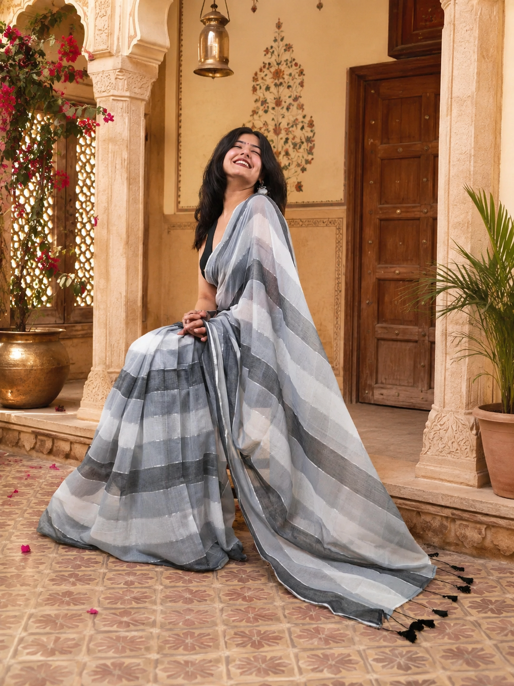 Cotton Printed Saree With Unstitched Blouse(Grey)