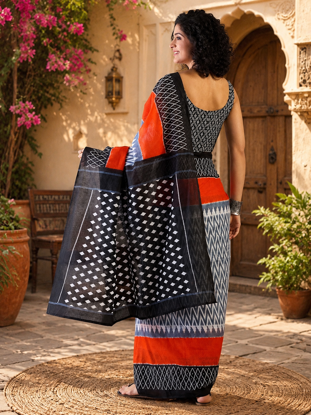 Mulmul Cotton Printed Pocket Saree With Unstitched Blouse(Black)