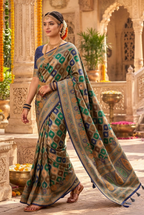 Pure Banarasi Weaving Design Saree With Unstitched Blouse(Teal)