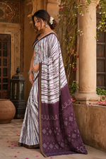 Load image into Gallery viewer, Linen Printed Saree With Unstitched Blouse(Brown)
