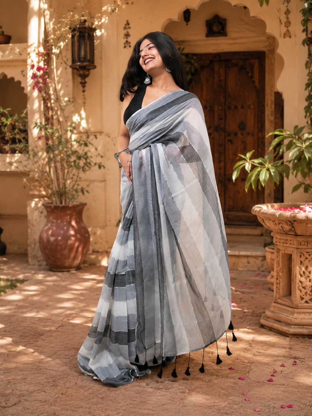 Cotton Printed Saree With Unstitched Blouse(Grey)