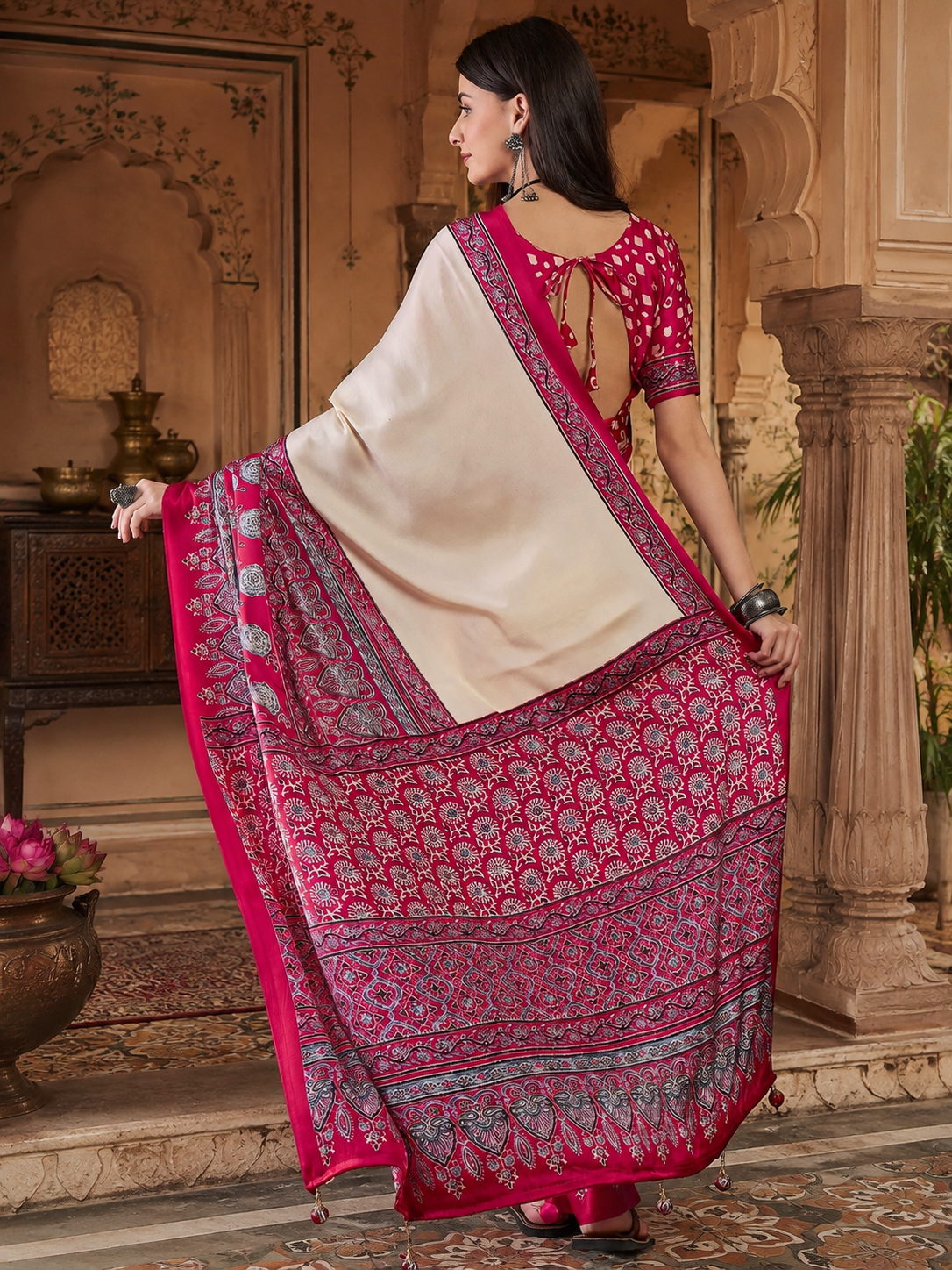 Satin Silk Printed Saree With Unstitched Blouse(Pink)