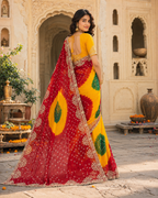 Georgette Bandhani Print Saree With Unstitched Blouse(Red)