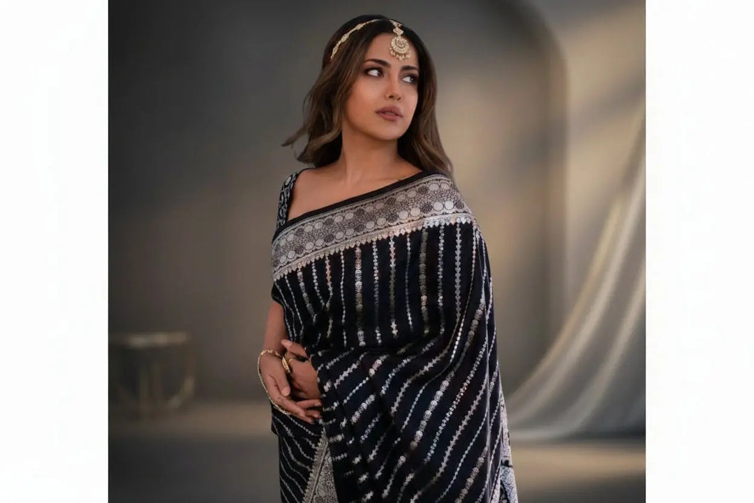 Women's Silk Printed Saree With Unstitched Blouse 5.5Mtr (Black) Kashvii