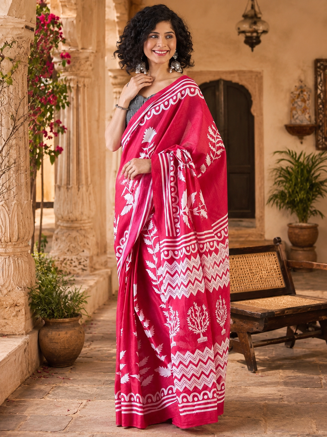 Mulmul Cotton Printed Pocket Saree With Unstitched Blouse(Red)