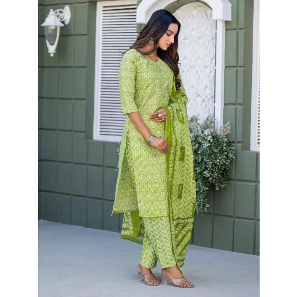 Cotton Blend Parrot Printed Kurti Kashvii