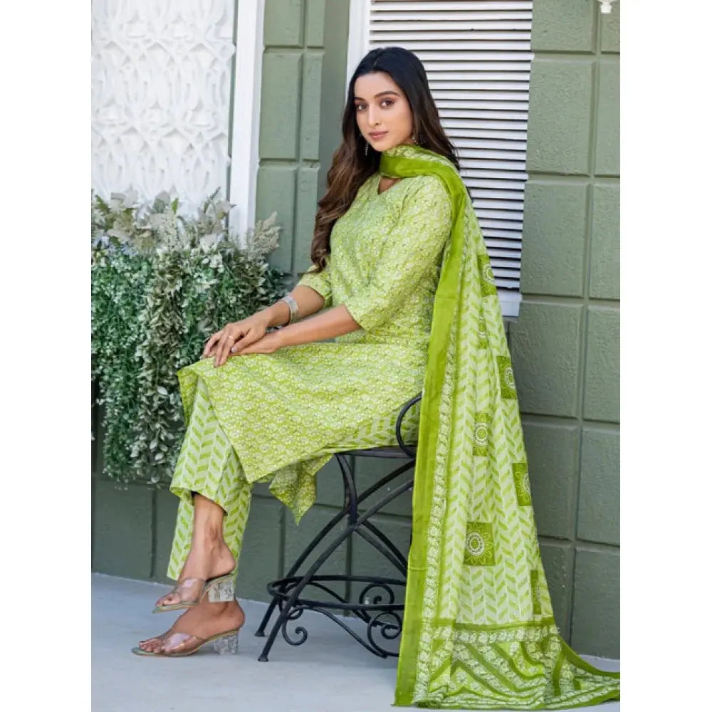 Cotton Blend Parrot Printed Kurti Kashvii
