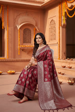 Load image into Gallery viewer, Women's Silk Blend Printed Saree With Unstitched Blouse 5.5Mtr (Maroon)

