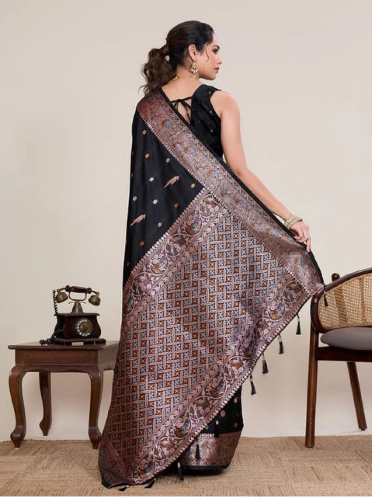 Women's Jacquard Woven Saree With Unstitched Blouse 5.5Mtr (Black)