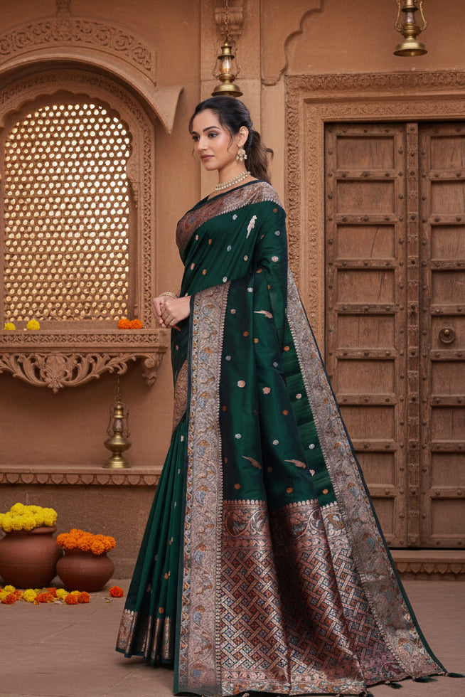 Women's Jacquard Woven Saree With Unstitched Blouse 5.5Mtr (Green)