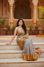 Load image into Gallery viewer, Women's Cotton Silk Floral Printed Saree With Unstitched Blouse 5.5Mtr (Lavender)
