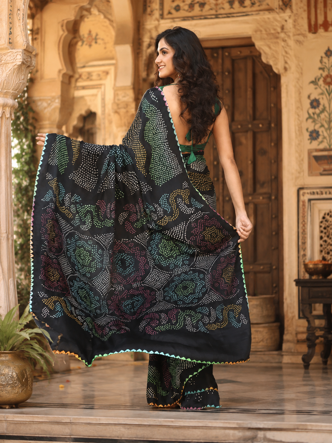 Chinon Silk Bandhani Print Saree With Unstitched Blouse(Green)