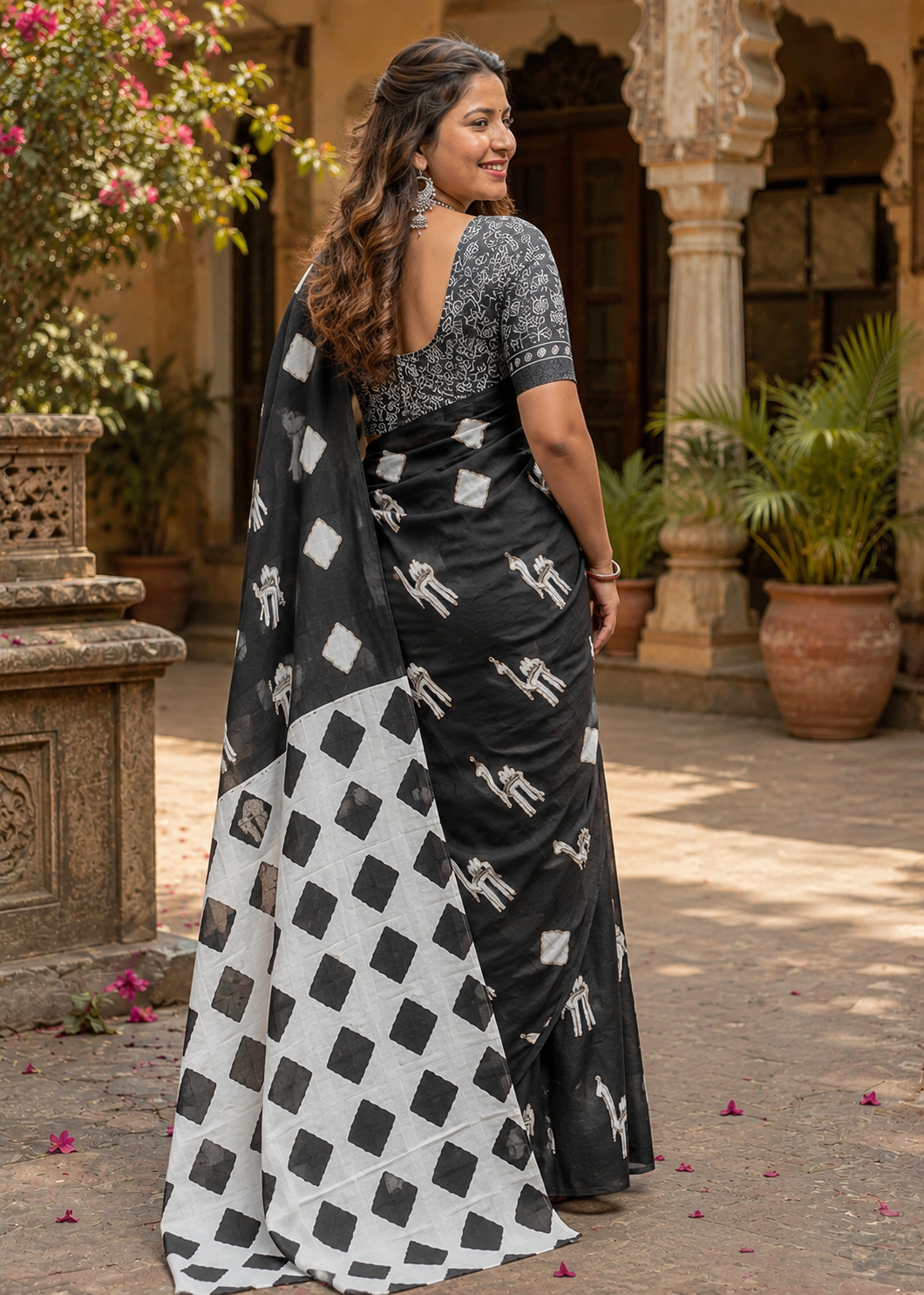 Soft Pure Cotton Printed Saree With Unstitched Blouse(Black)