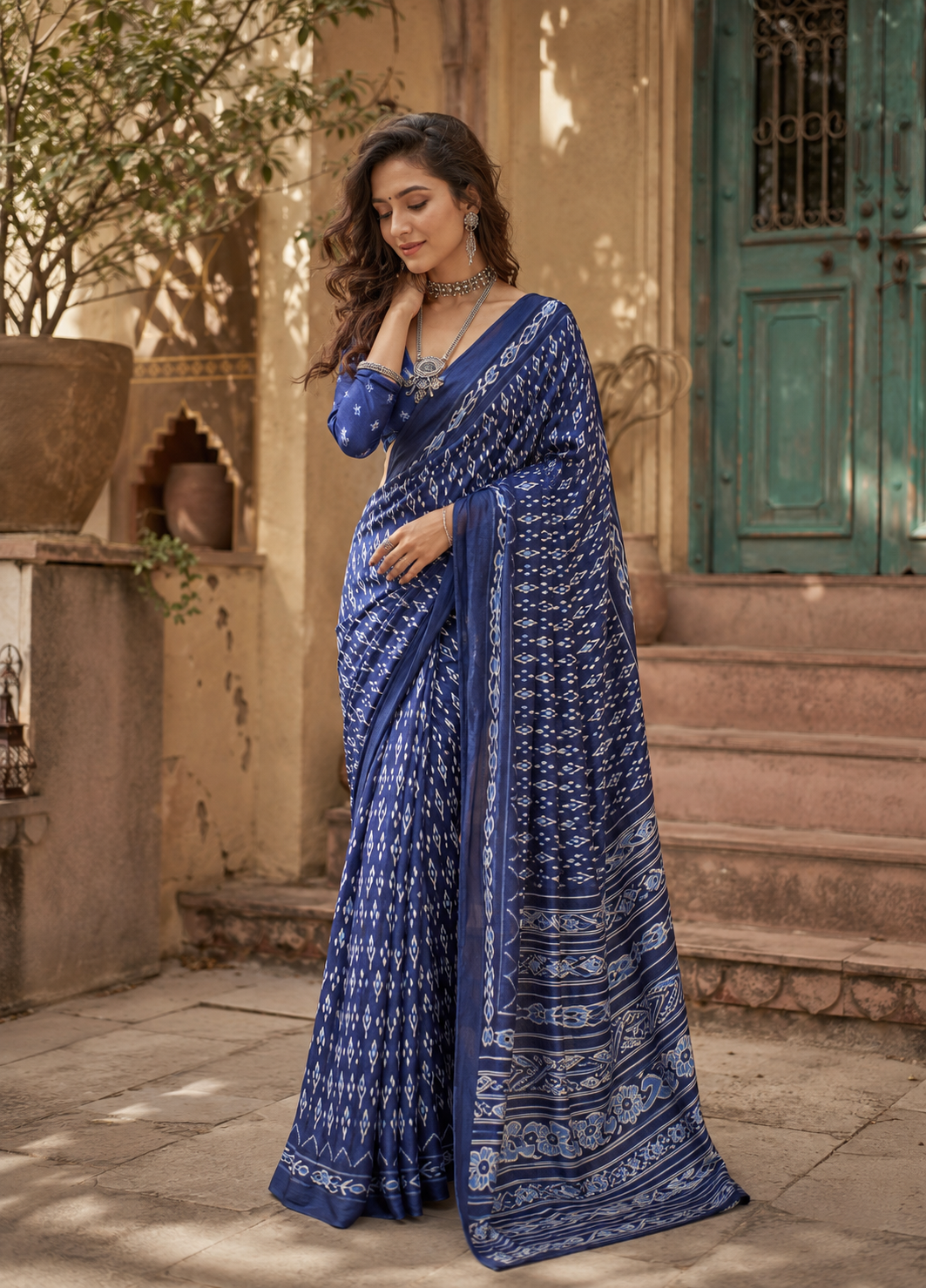 Crepe Silk Patola Printed Sarees With Unstitched Blouse(Blue)