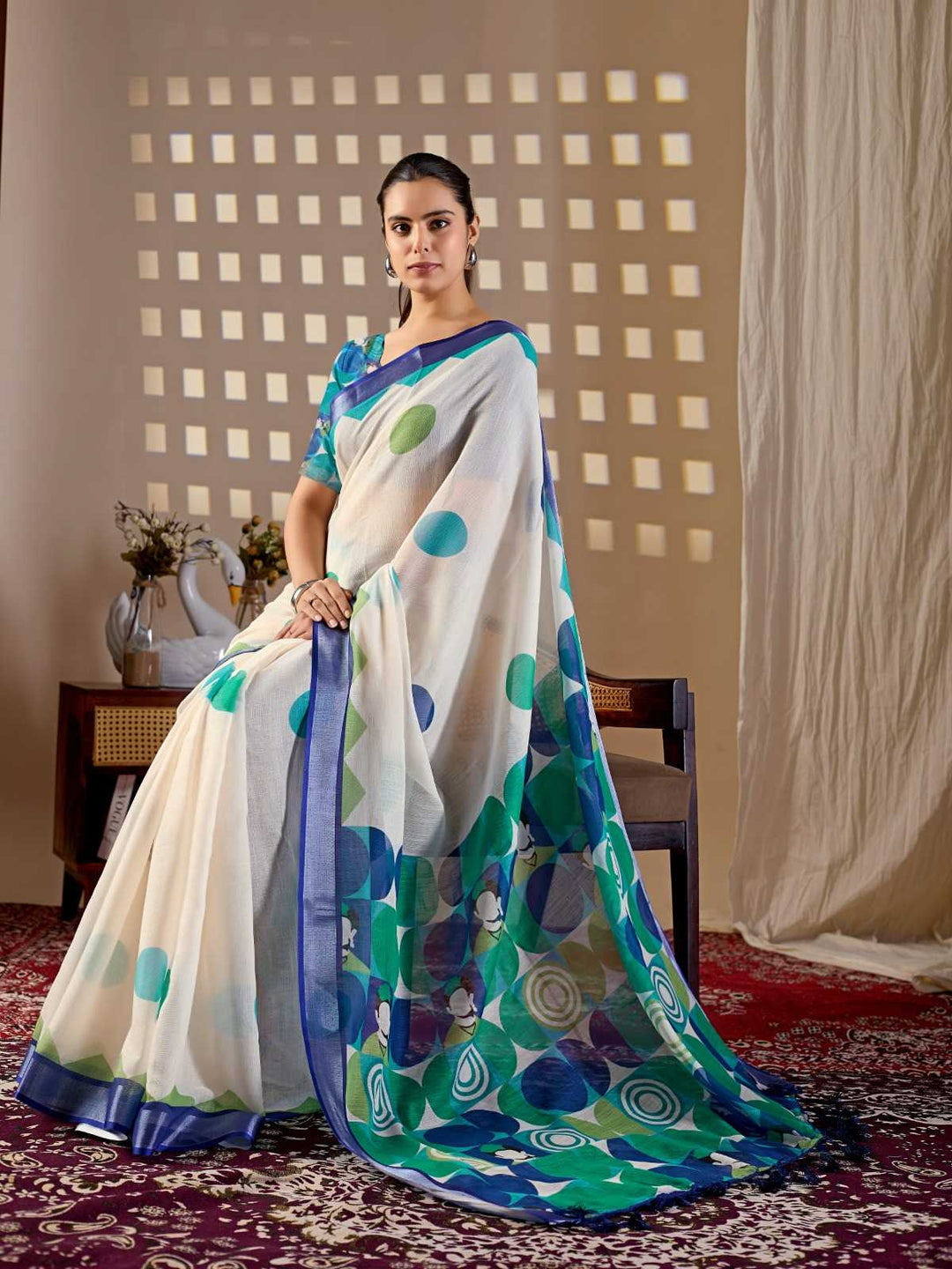 Cotton Printed Saree With Unstitched  Blouse(White)