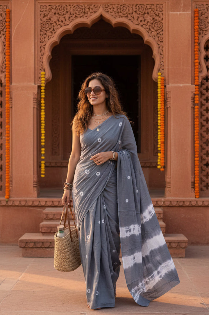 Mulmul cotton printed saree with unstitched blouse(grey)
